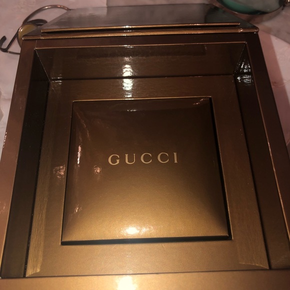 GUCCI Chiodo SOLID SILVER Ladies Watch YA123501 - Picture 8 of 8